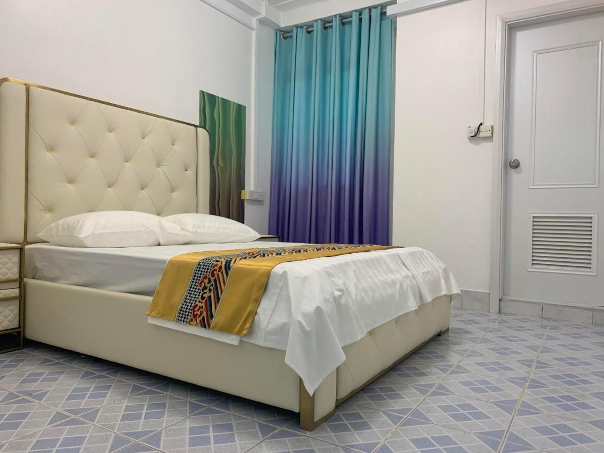 Ontrack Travel Appartement Malé Buitenkant foto
