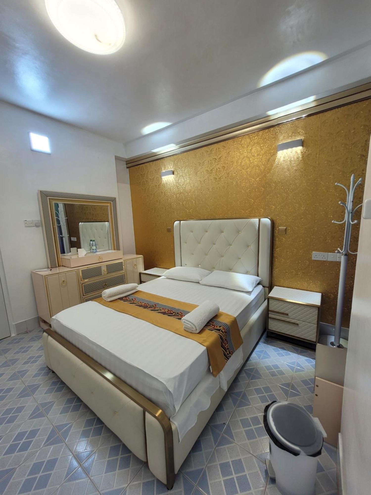 Ontrack Travel Appartement Malé Buitenkant foto